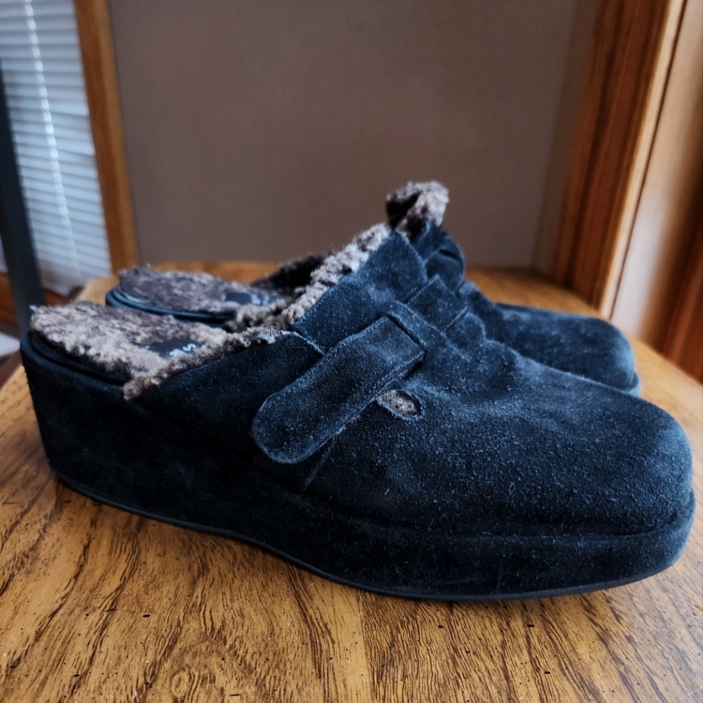 Stuart Weitzman Suede Mules Clogs Shoes Faux Fur lined